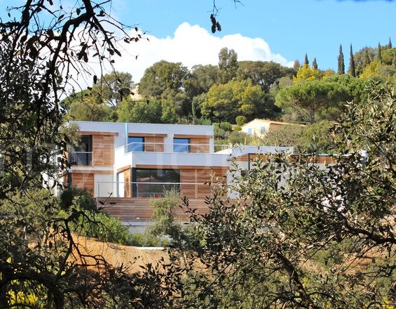 Plus de détail de la villa : Villa BLANC KUBE a Gigaro