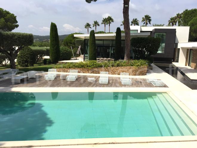 Plus de détail de la villa : villa DOUBLE KUBE a St Tropez
